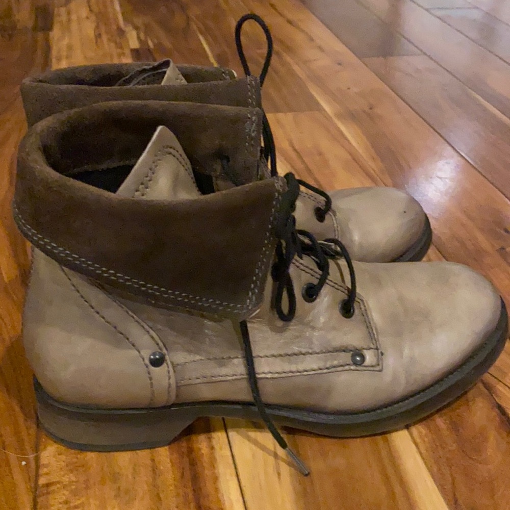 MJus Booties sz 8 bc